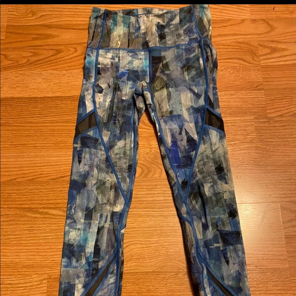 On Pace 7/8 Lululemon legging
